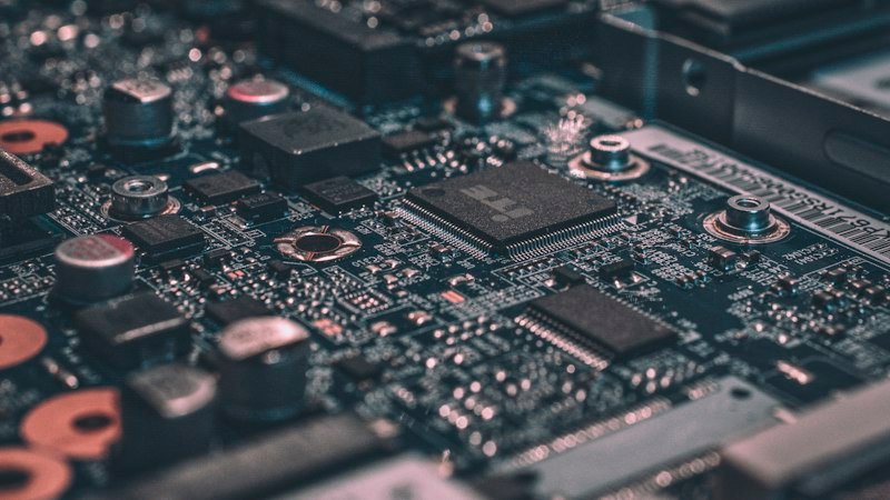 Composants électroniques d'une carte de calcul : l'infrastructure matérielle de l'intelligence artificielle